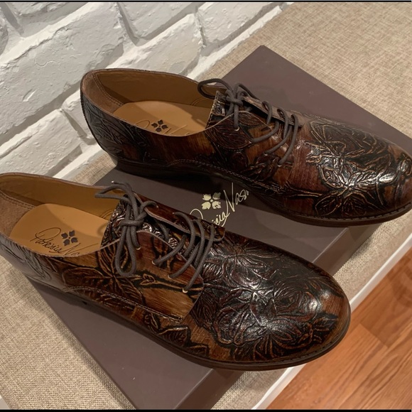 Patricia Nash Silvio Leather Round Toe Oxfords - Picture 5 of 8